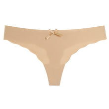 Charger l&#39;image dans la galerie, Low-Waist Seamless Lace Thong / G-String Panties - Large
